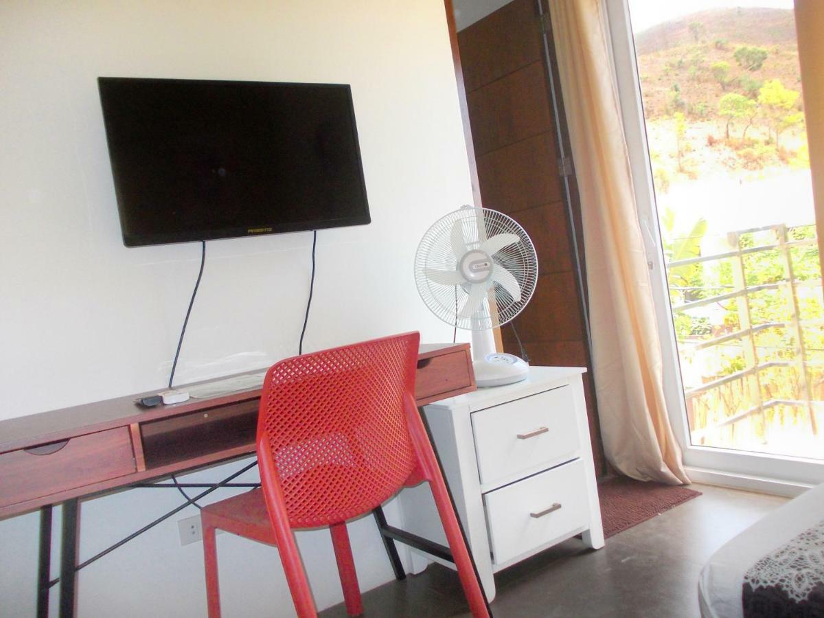 קורון Abrhys Ridge Inn מראה חיצוני תמונה