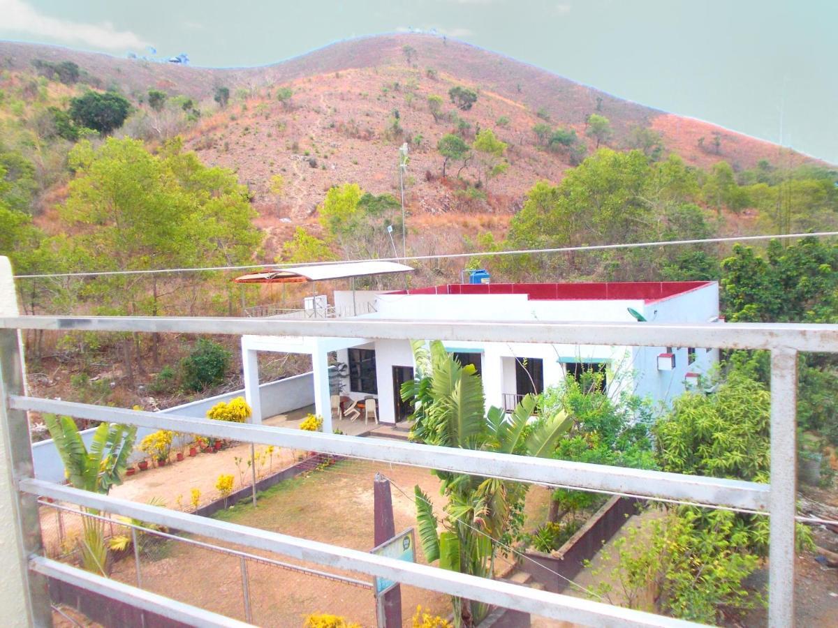 קורון Abrhys Ridge Inn מראה חיצוני תמונה